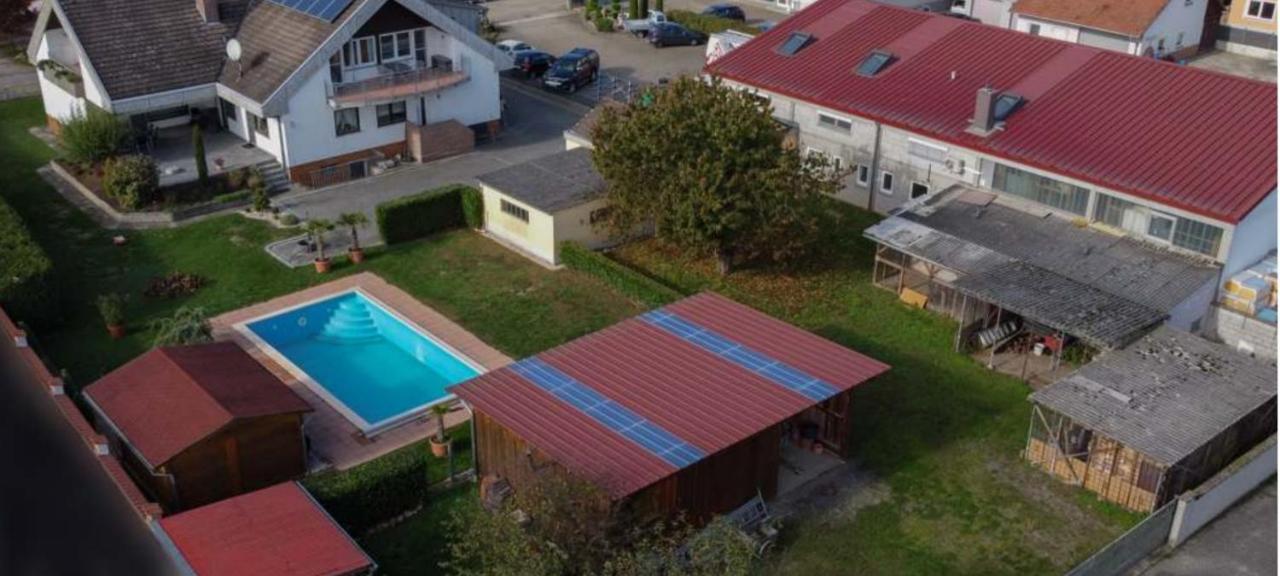 קאפל - גראפנהאוזן Ferienwohnungen Zur Elz - Traumhafte 160 Qm Wohnung Mit Pool Und Garten Naehe Des Europaparks מראה חיצוני תמונה